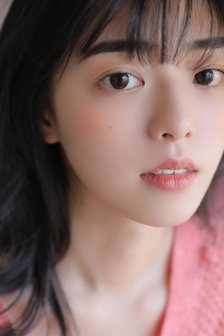 坐在又大又硬的上面写作业